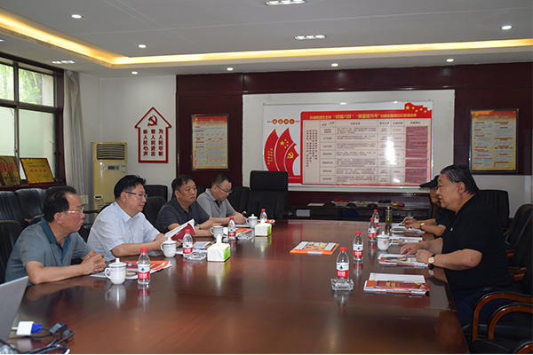 臨汾市市場監督管理局局長、非公企業黨委書記張東紅<br>在科海集團調研非公黨建工作